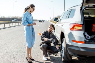 Mi a gépjármű assistance biztosítás, és miért érdemes megkötni?